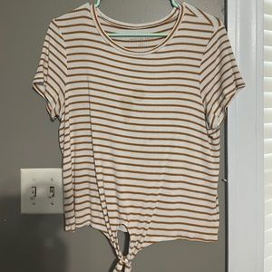 American Eagle short sleeve shirt